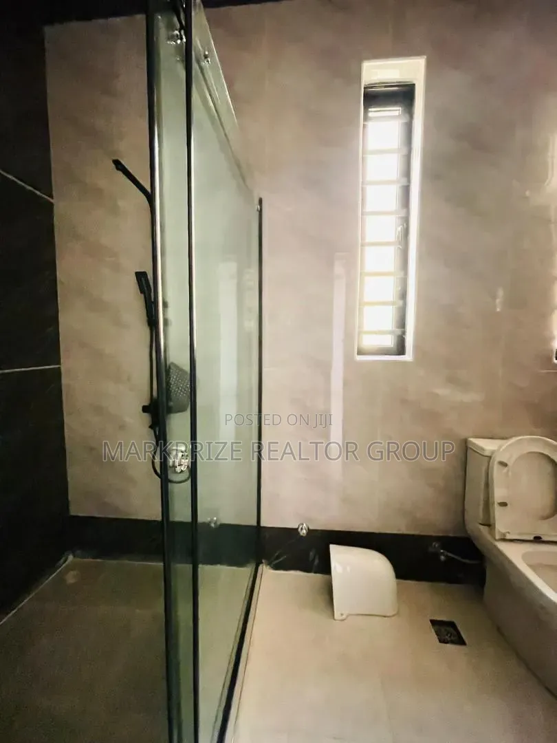 6bdrm Duplex in Magodo Phase 2 for sale
