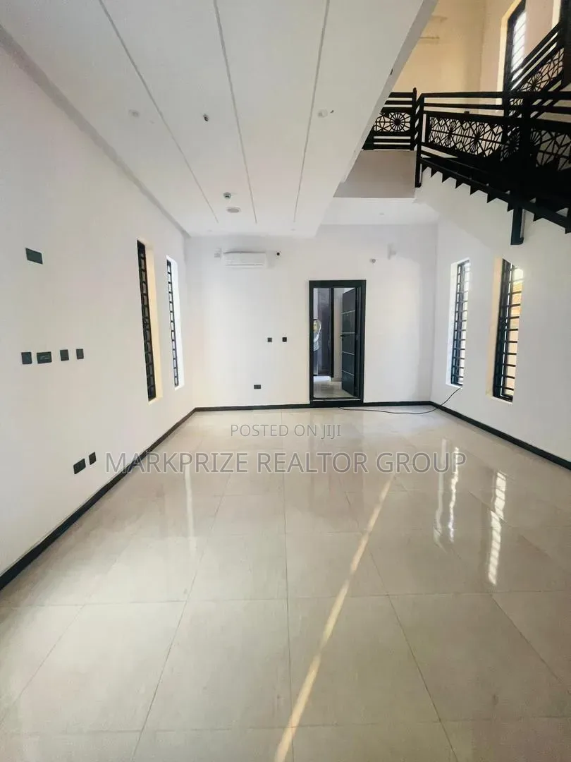 6bdrm Duplex in Magodo Phase 2 for sale