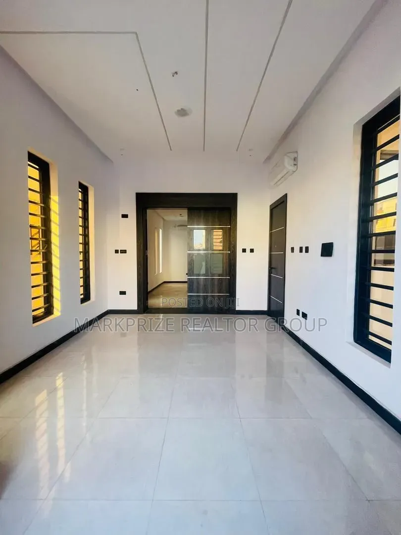 6bdrm Duplex in Magodo Phase 2 for sale