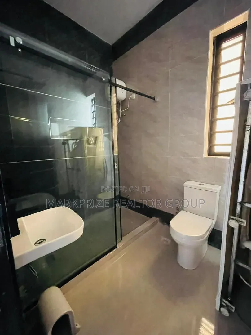 6bdrm Duplex in Magodo Phase 2 for sale