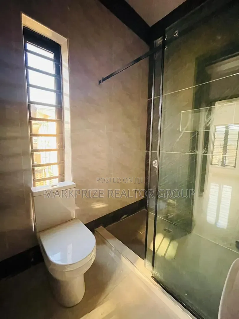 6bdrm Duplex in Magodo Phase 2 for sale