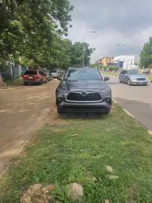 Toyota Highlander 2023 Gray
