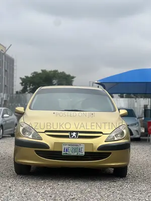 Peugeot 307 2004 Yellow