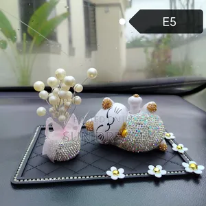 Diamond Cat Solar Energy Shake Hands When Sunny Home Decration Gift