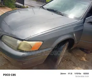 Toyota Camry 2000 Gray