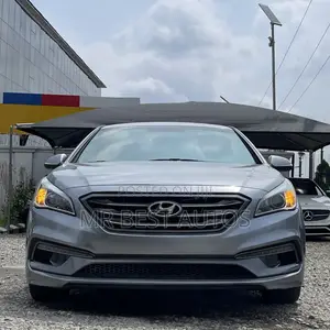 Hyundai Sonata Sport 4dr Sedan (2.4L 4cyl 6A) 2015 Silver