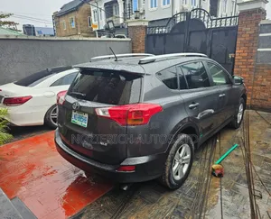 Toyota RAV4 LE 4dr SUV (2.5L 4cyl 6A) 2014 Gray