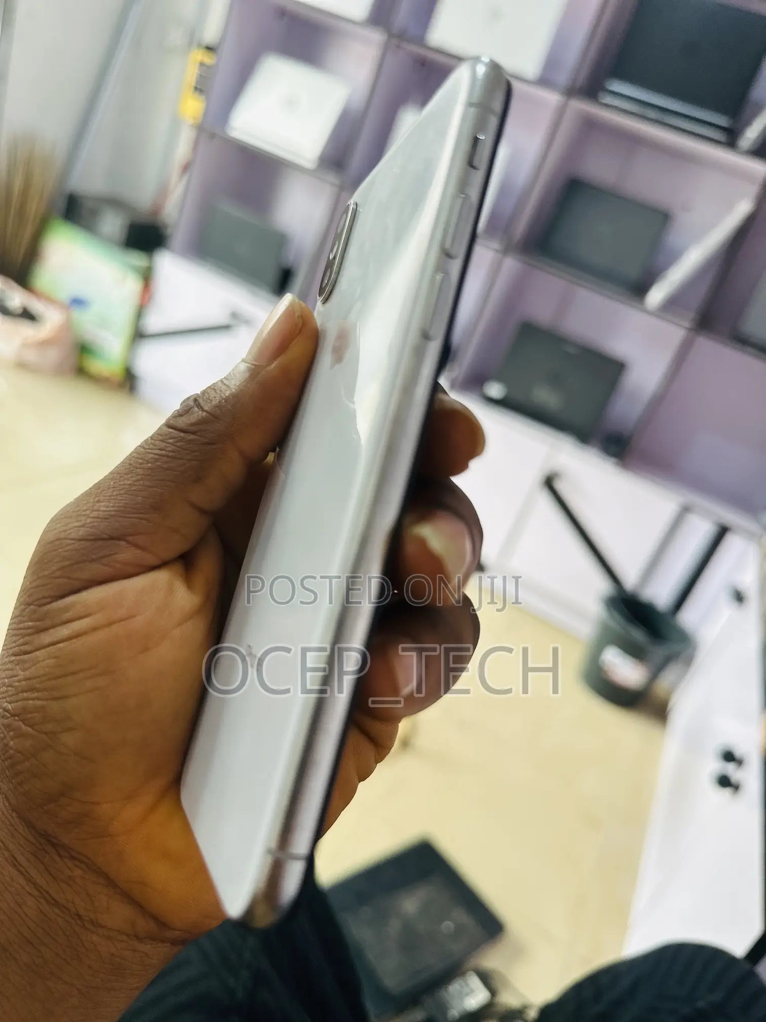Apple iPhone X 64 GB White