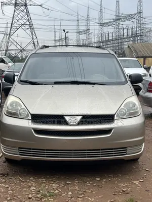 Toyota Sienna CE 2005 Gold