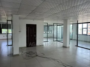 Open Plan Office Measuring 300m2 on the Ground Floor