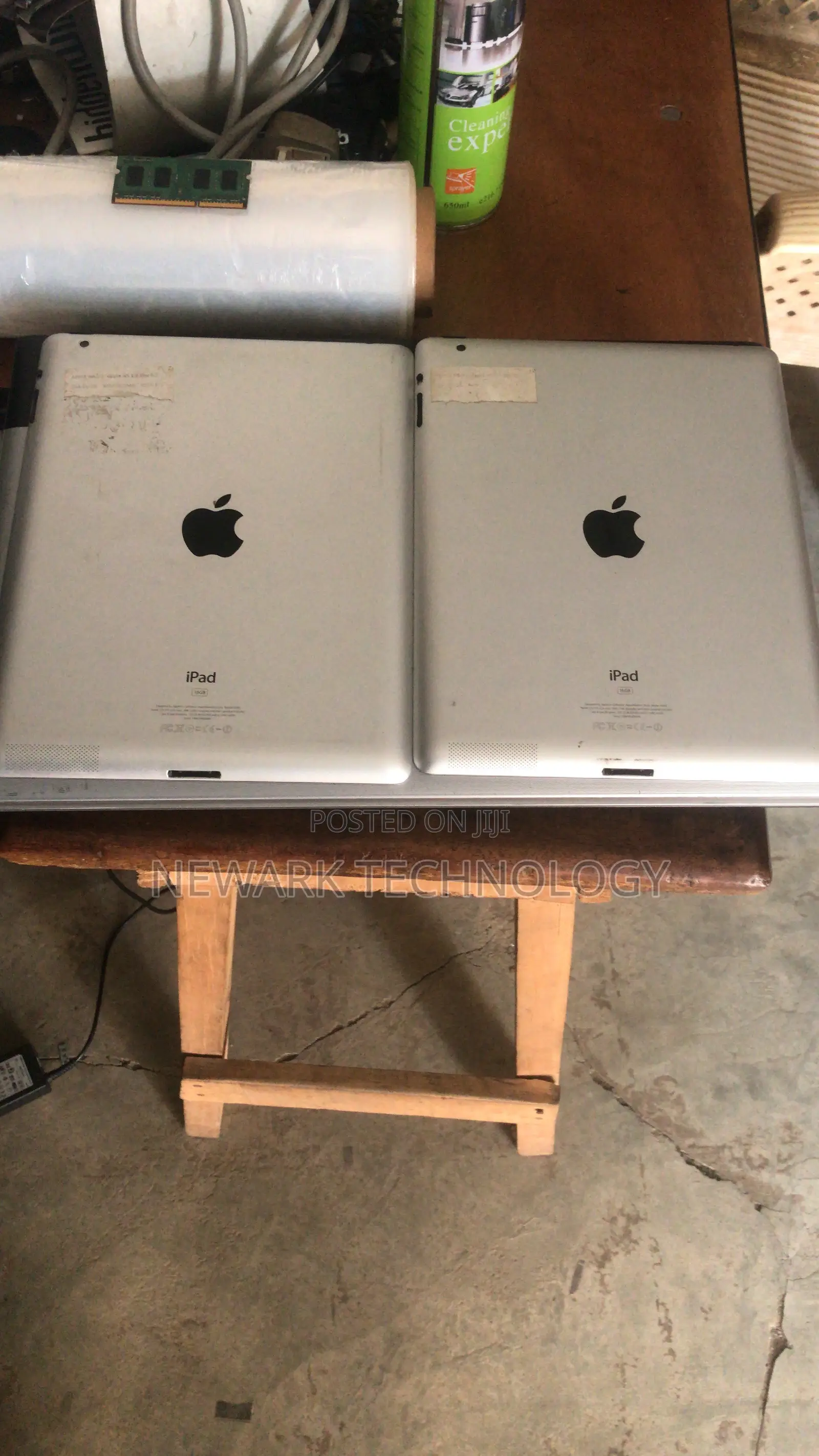 Apple iPad 2 Wi-Fi 16 GB Gray