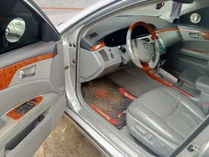 Toyota Avalon Limited 2010 White
