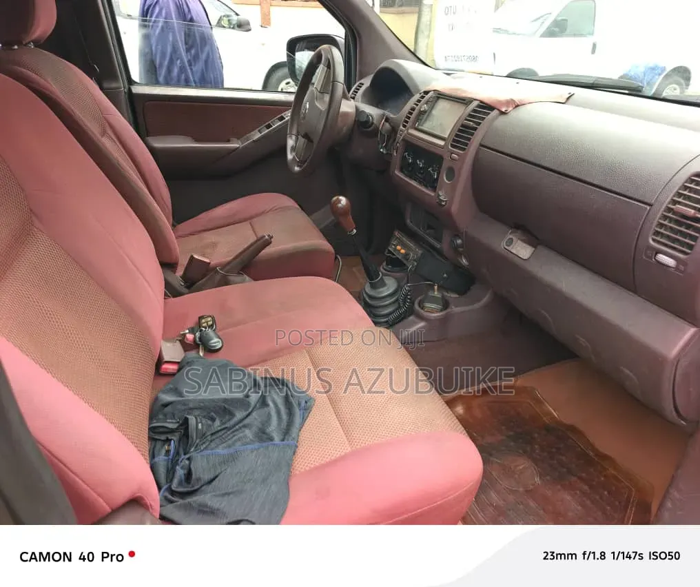 Nissan Navara 2010 Black