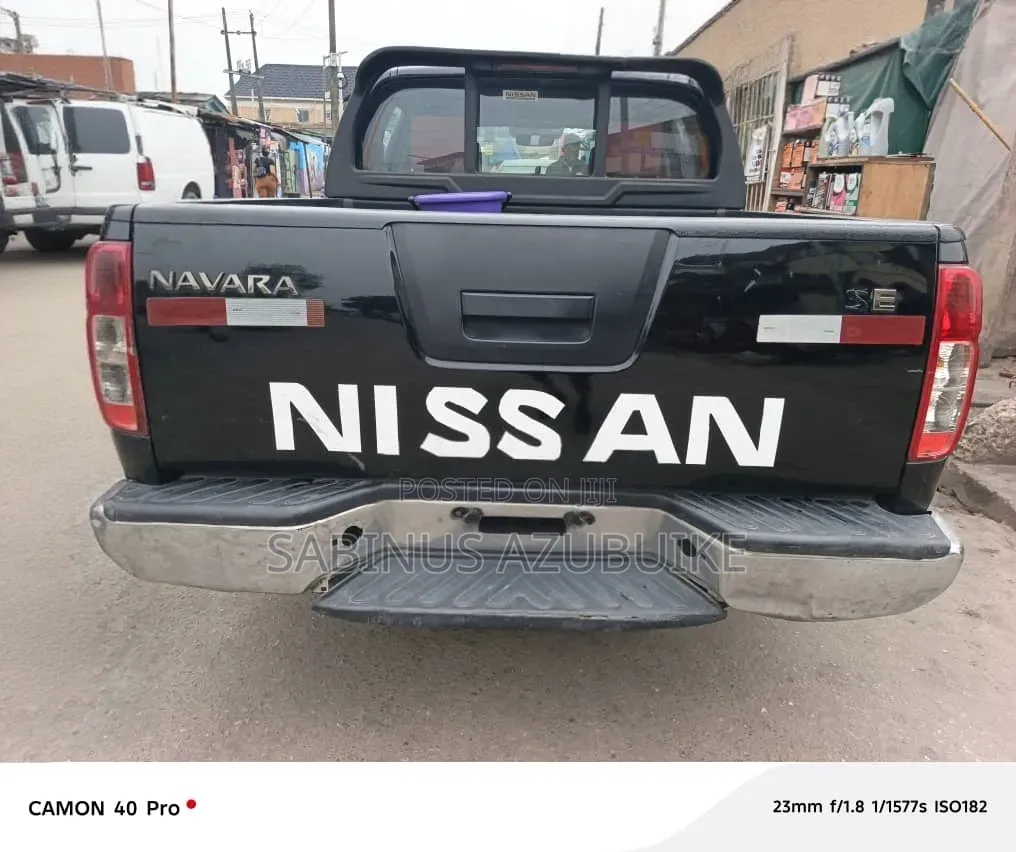 Nissan Navara 2010 Black