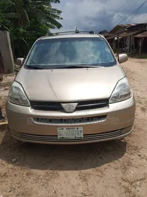Toyota Sienna 2006 Gold