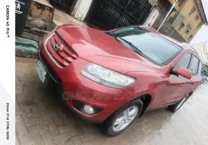 Hyundai Santa Fe 2012 Red