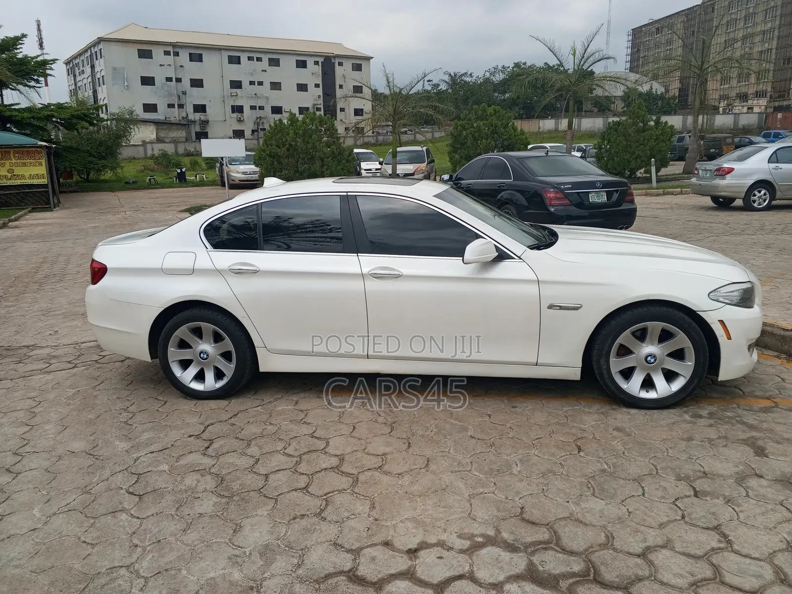 BMW 528i 2011 White