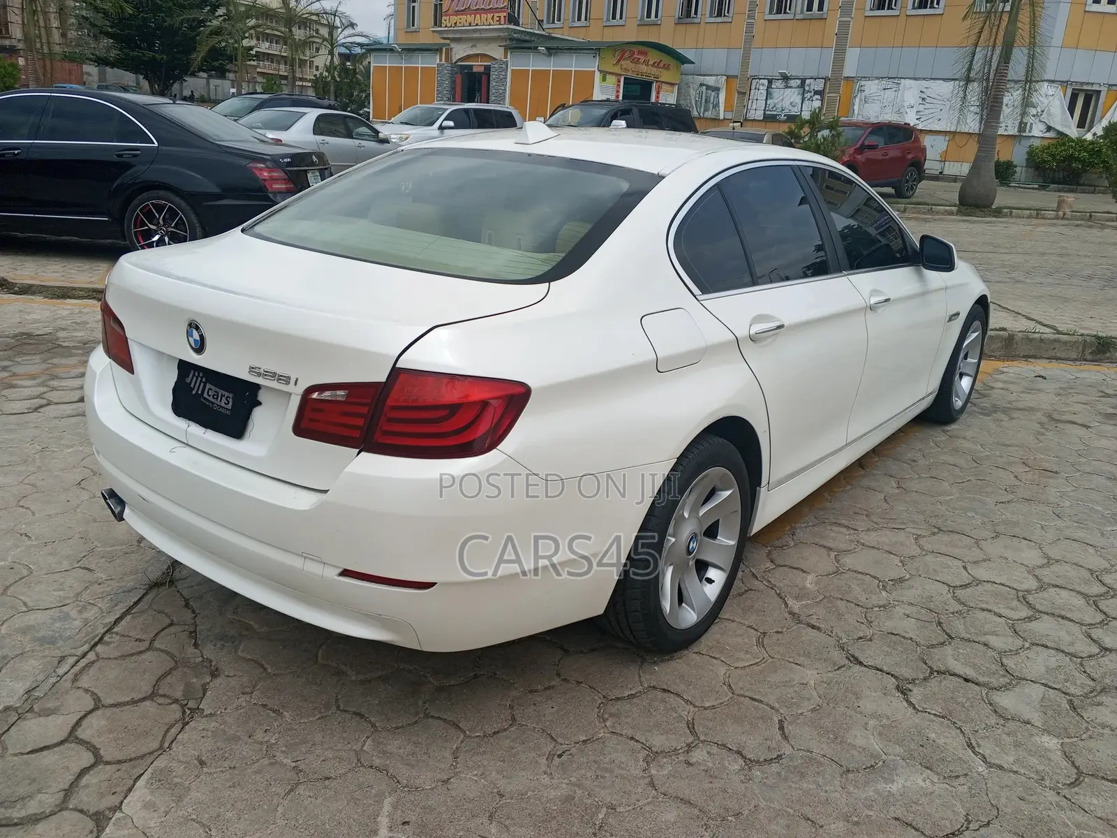 BMW 528i 2011 White