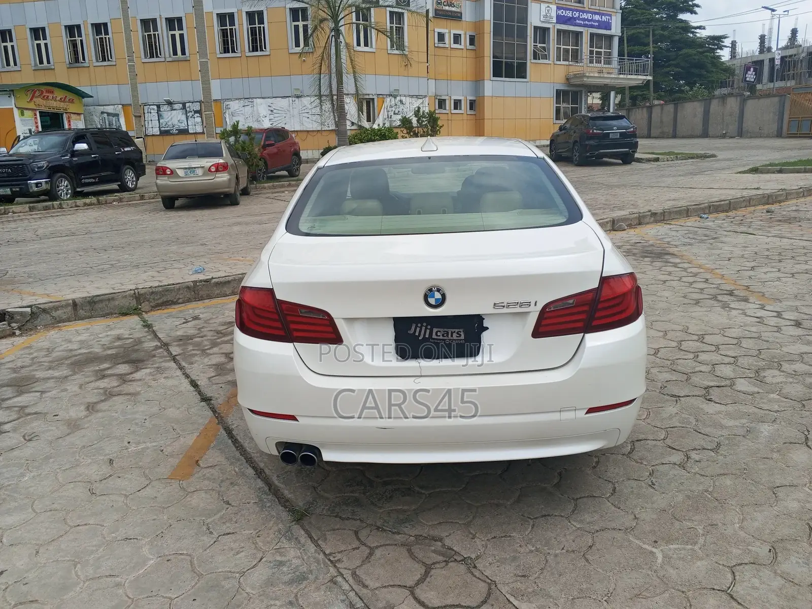 BMW 528i 2011 White