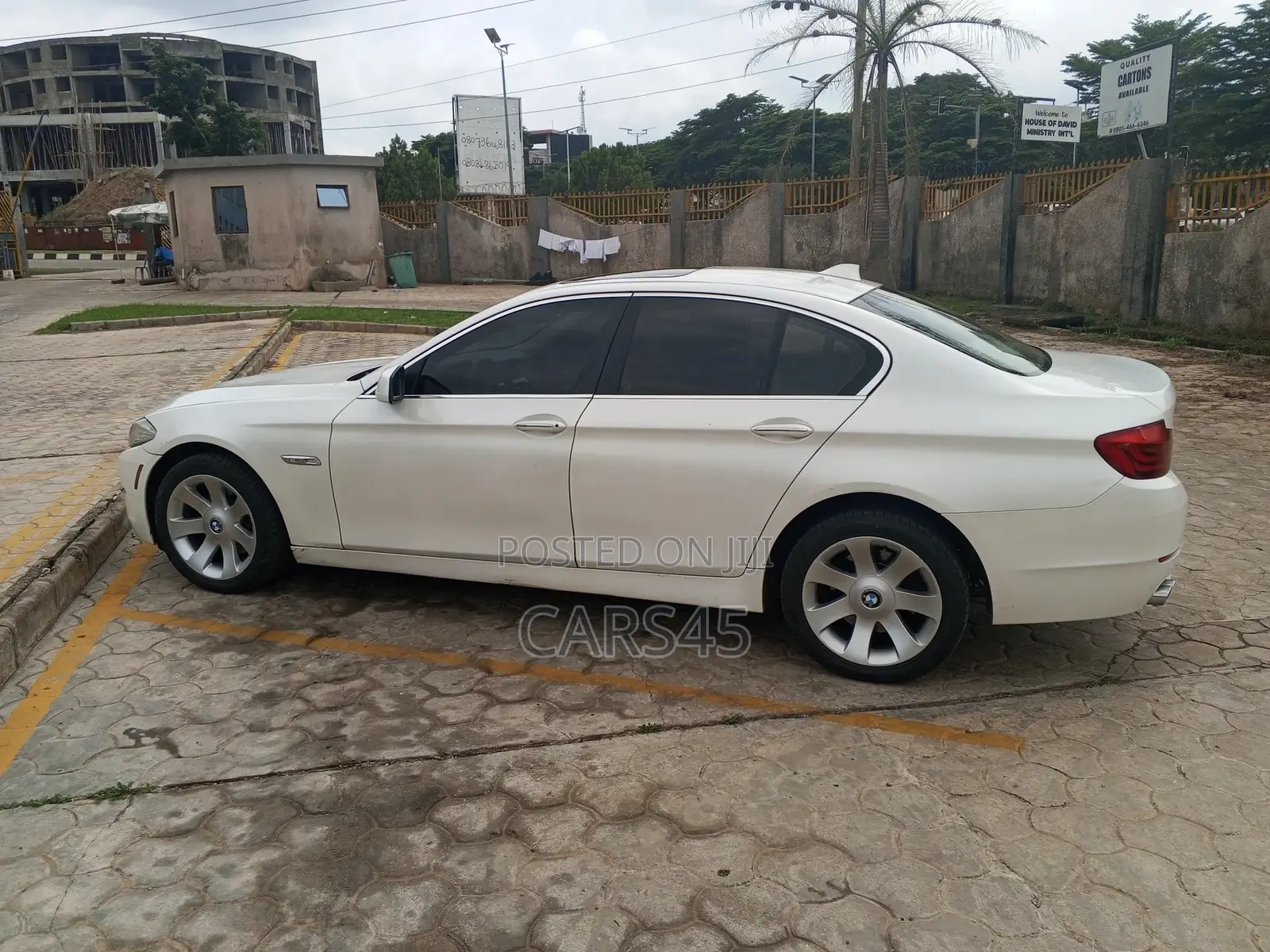 BMW 528i 2011 White