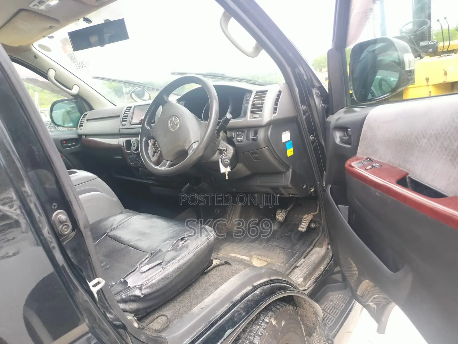 Toyota HiAce 2012 Black