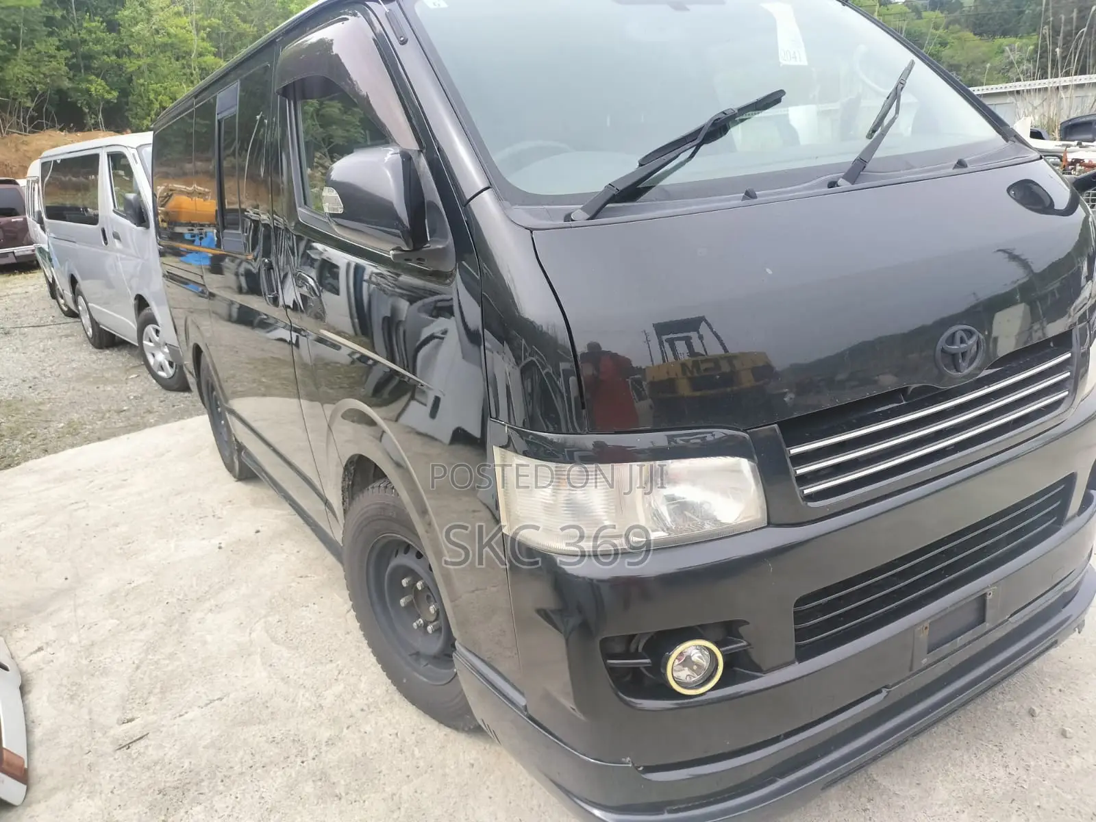 Toyota HiAce 2012 Black