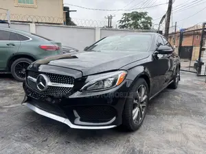 Mercedes-Benz C300 2016 Black