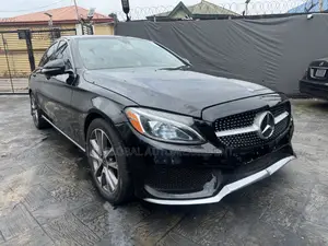 Mercedes-Benz C300 2016 Black