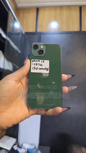 Apple iPhone 13 128 GB Green