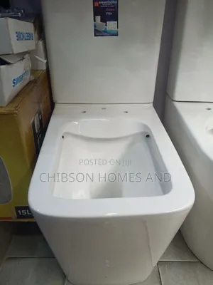 Modern One-Piece Ceramic Toilet (Wc)
