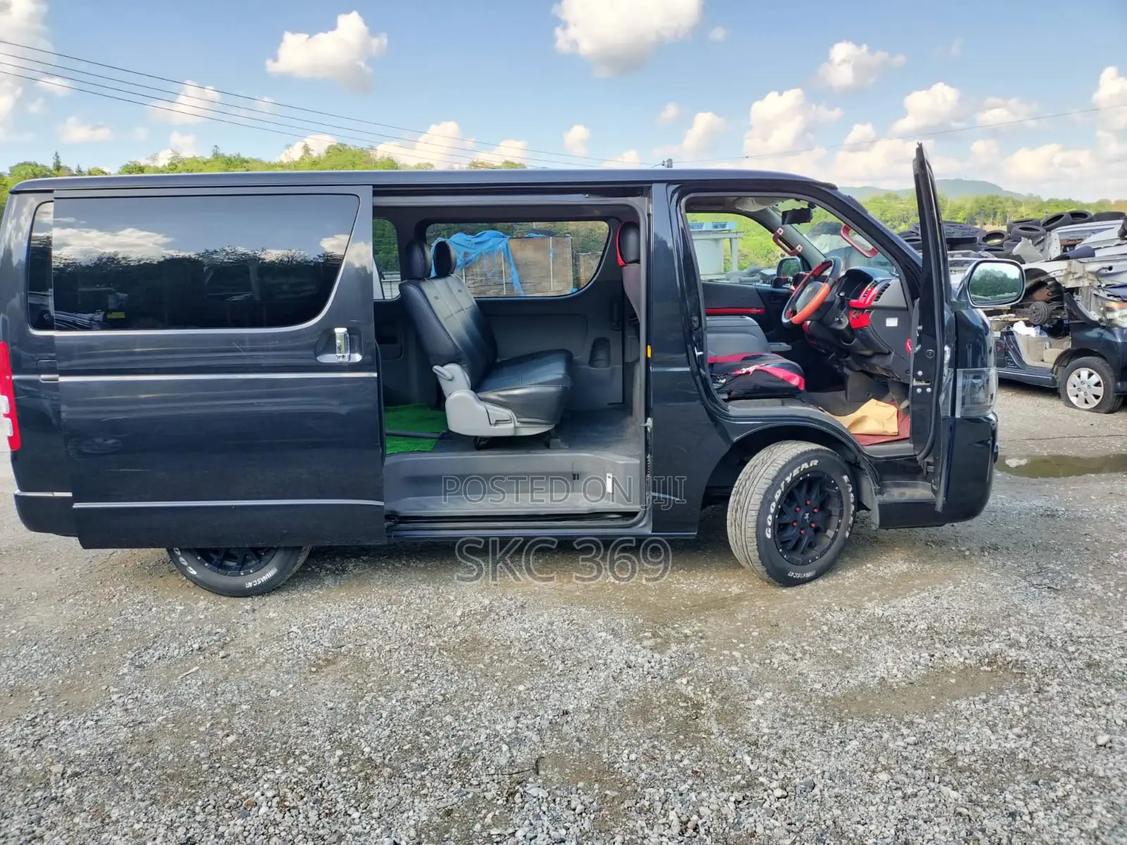 Toyota HiAce 2012 Black