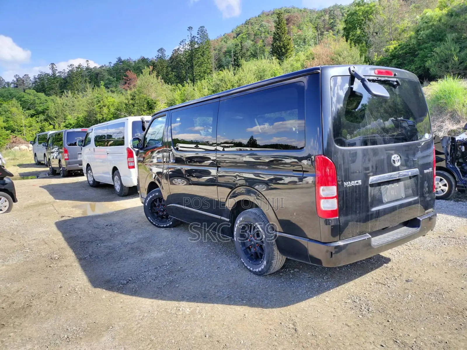 Toyota HiAce 2012 Black