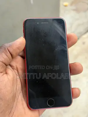 Apple iPhone SE (2022) 64 GB Red