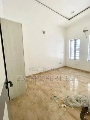 1bdrm Shared Apartment in Inside Royal Palm, Lekki Expressway for rent