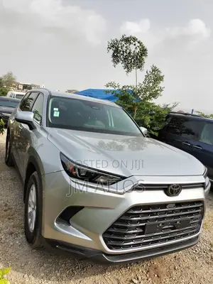 Toyota Grand Highlander XLE AWD 2024 Gray