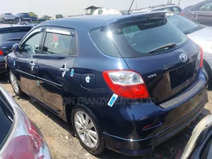 Toyota Matrix S Hatchback AWD (2.4L 4cyl 4A) 2010 Blue