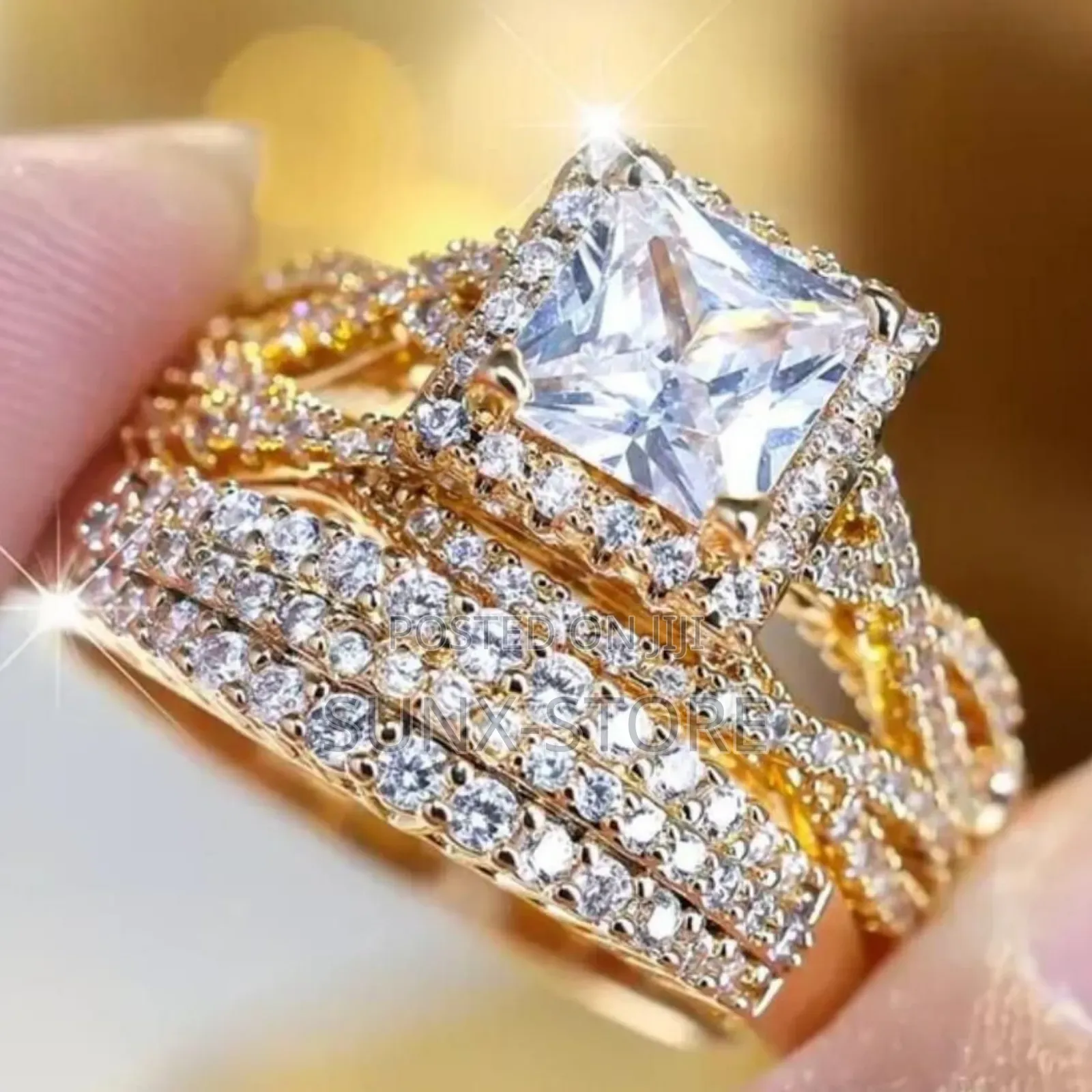 Beautiful Gold Wedding Ring Set