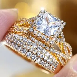 Beautiful Gold Wedding Ring Set