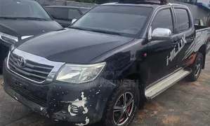 Toyota Hilux 2014 Black