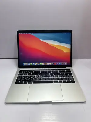 Laptop Apple MacBook Pro 2019 16GB Intel Core i7 SSD 256GB