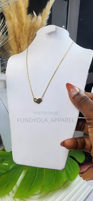 Dainty Gold Heart Necklace