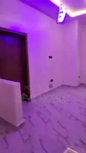 3bdrm Duplex in Green Estate for rent