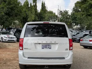 Dodge Caravan 2016 White