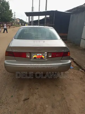 Toyota Camry LE 4dr Sedan (2.2L 4cyl 4A) 2000 Gray