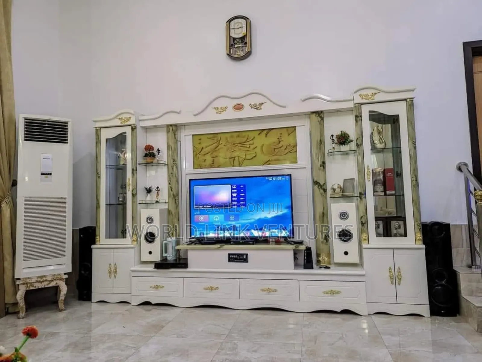 Standing Wall Mount