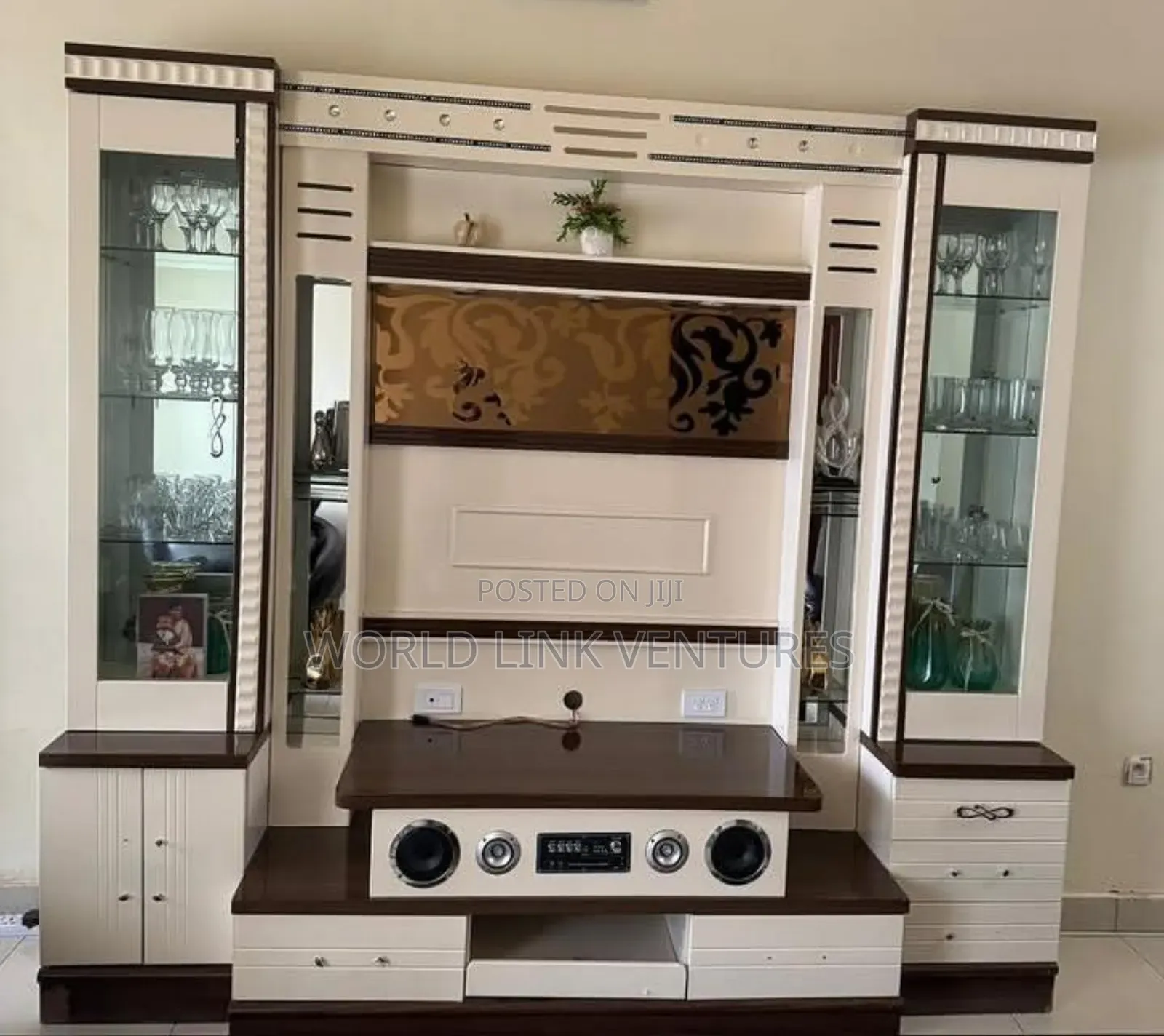 Standing Wall Mount