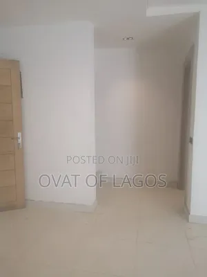 2bdrm Block of Flats in Lekki Phase 1 for rent