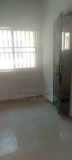 2bdrm Apartment in Lekki Phase 1 for rent