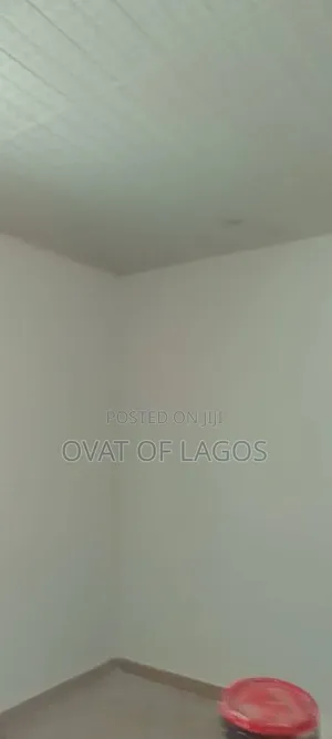 2bdrm Apartment in Lekki Phase 1 for rent