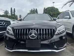 Mercedes-Benz C300 Luxury 4matic Sedan AWD (2.0L 4cyl 7A) 2017 Black